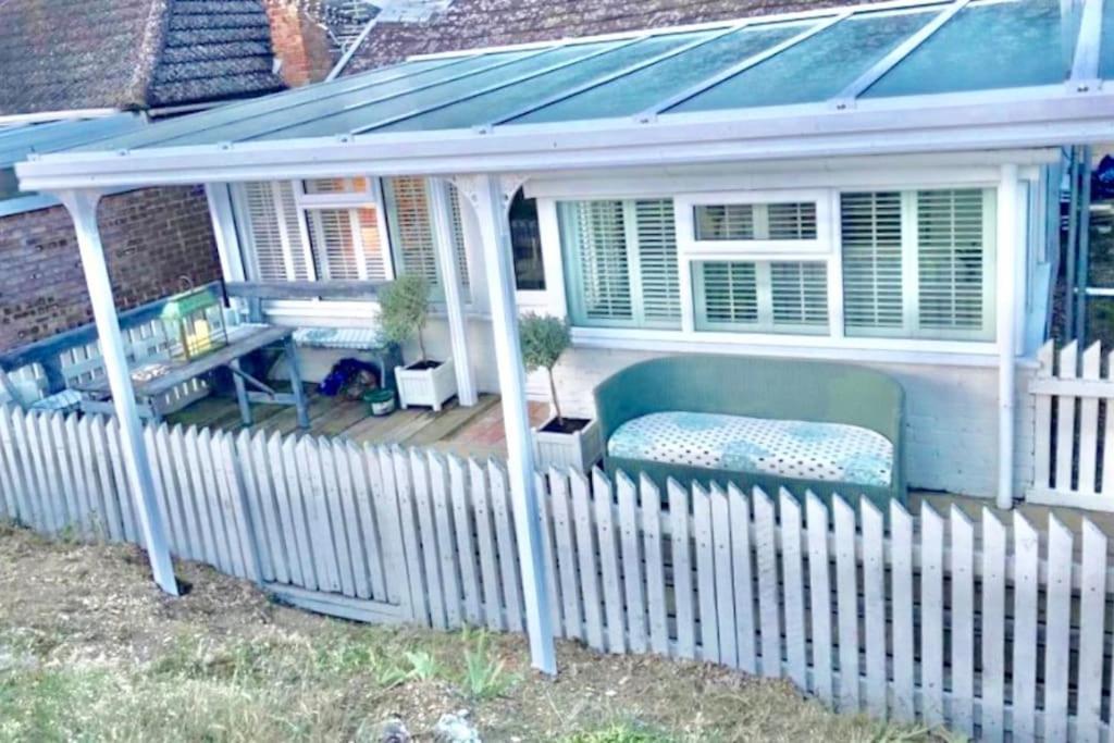A Unique, Off-Grid Eco Friendly Beach House. Wolferton  Zewnętrze zdjęcie
